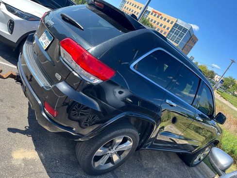 Used 2016 Jeep Grand Cherokee Overland w/ Advanced Technology Group AWD/4WD image 5