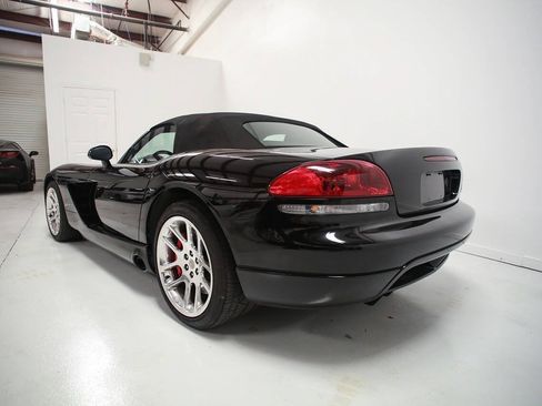 Used 2004 Dodge Viper SRT-10 RWD image 4