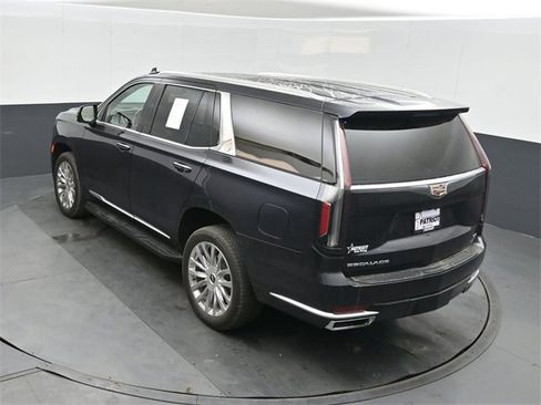 Used 2022 Cadillac Escalade Premium Luxury image 35