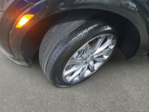 Used 2024 Buick Encore GX Avenir w/ Avenir Convenience Package AWD/4WD image 33