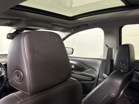 Used 2021 GMC Terrain SLT w/ Infotainment Package II image 23