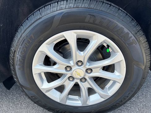Used 2021 Chevrolet Equinox LT AWD/4WD image 45