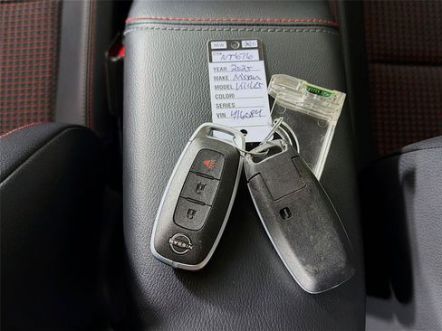 Used 2025 Nissan Kicks SR AWD/4WD image 38