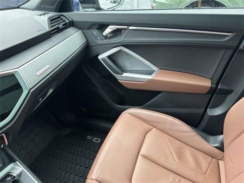 Used 2024 Audi Q3 2.0T Premium Plus image 36