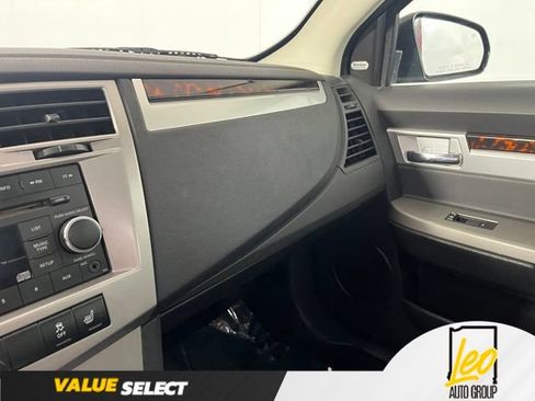Used 2010 Chrysler Sebring Touring w/ Hands-Free Convenience Group FWD image 22