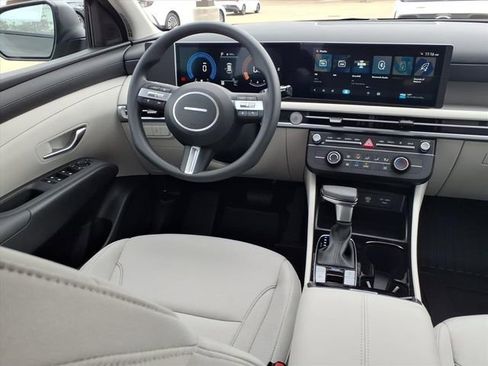 New 2026 Hyundai Tucson SE image 4
