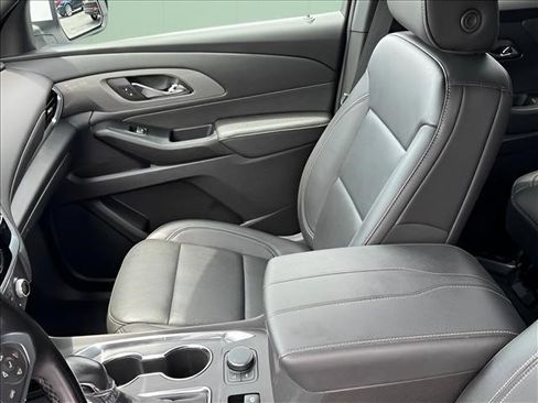 Used 2023 Chevrolet Traverse LT FWD image 7