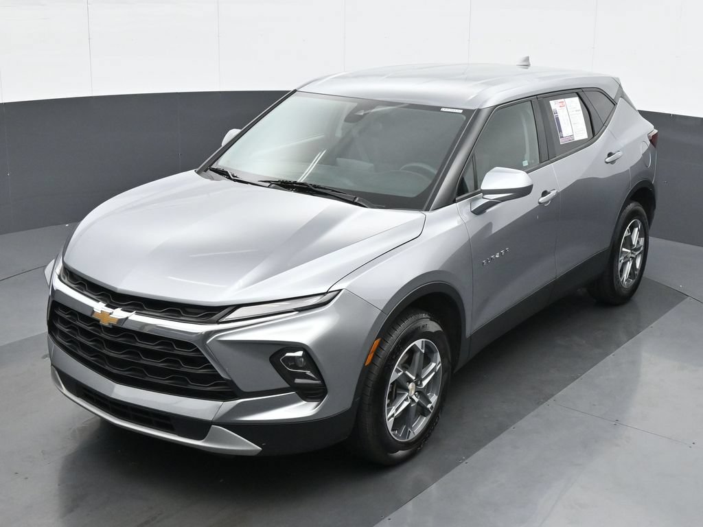 Used 2025 Chevrolet Blazer LT FWD image 17