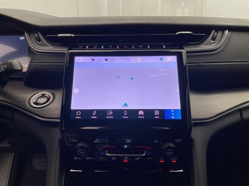 New 2025 Jeep Grand Cherokee Limited w/ Black Appearance Package image 15