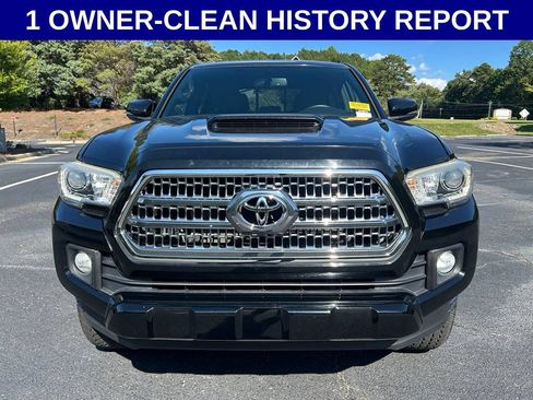 Used 2016 Toyota Tacoma TRD Sport w/ Premium & Technology Package RWD image 12
