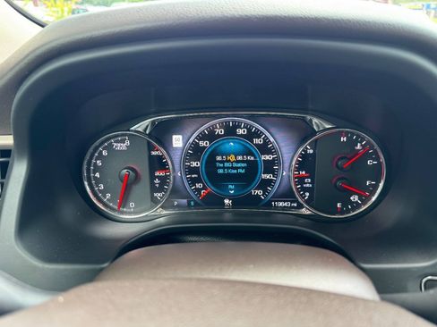 Used 2018 GMC Acadia Denali w/ Technology Package AWD/4WD image 26