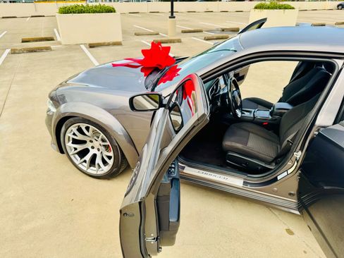 Used 2017 Dodge Charger R/T w/ Driver Confidence Group image 53