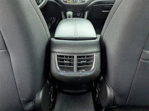 Used 2024 Chevrolet Malibu LT image 30