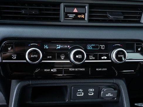 Used 2024 Honda Pilot Touring image 32