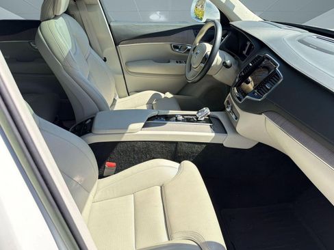 Certified 2023 Volvo XC90 B6 Ultimate w/ Protection Package Premier image 28