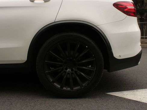 Used 2018 Mercedes-Benz GLC 43 AMG 4MATIC image 10