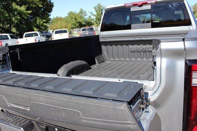 Used 2025 GMC Sierra 2500 Denali w/ Technology Package AWD/4WD image 14