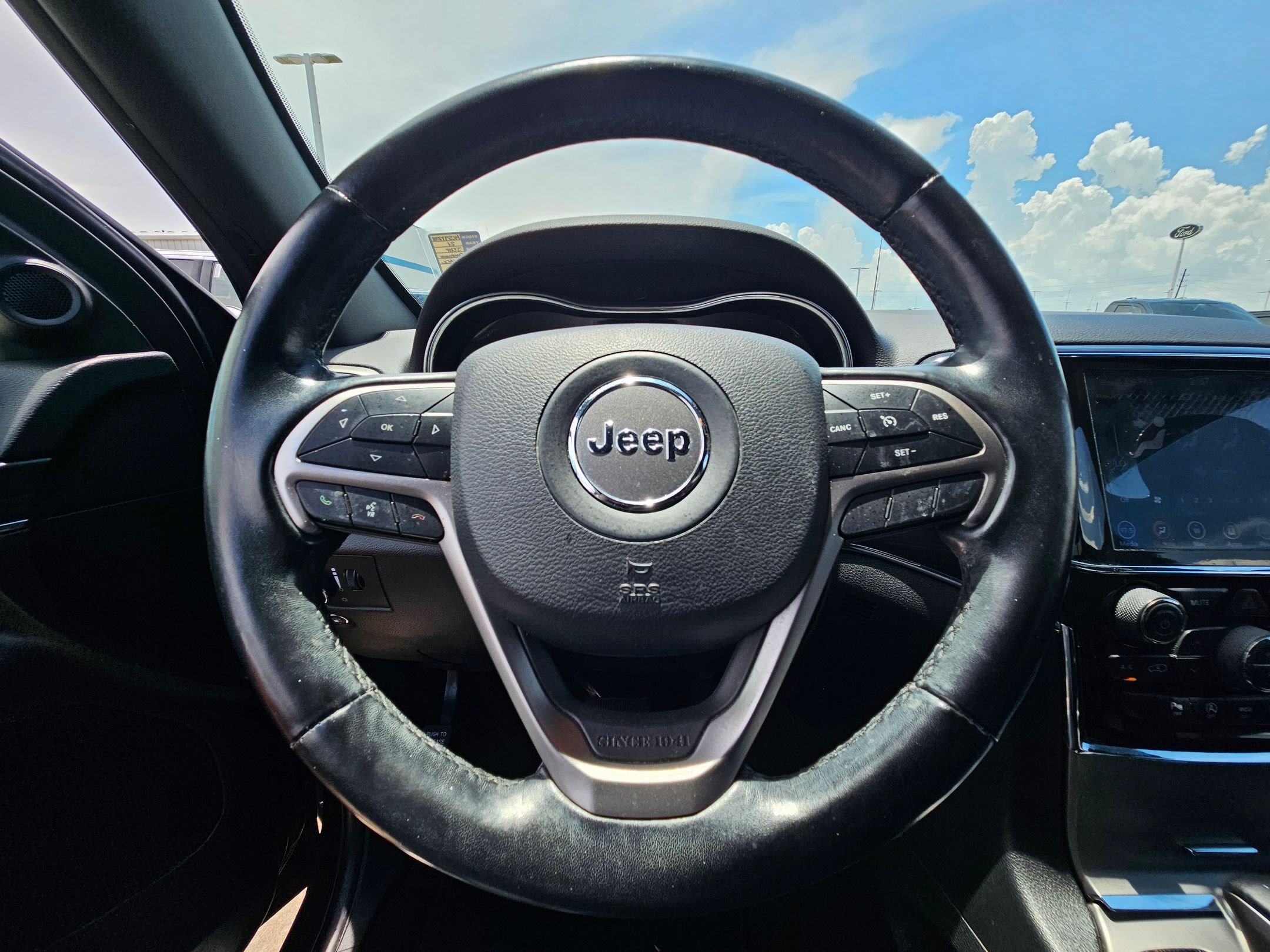 Used 2021 Jeep Grand Cherokee Limited RWD image 15