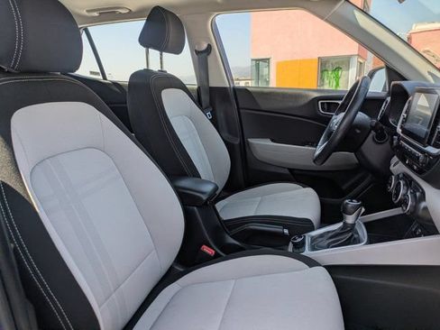Used 2025 Hyundai Venue SEL FWD image 24