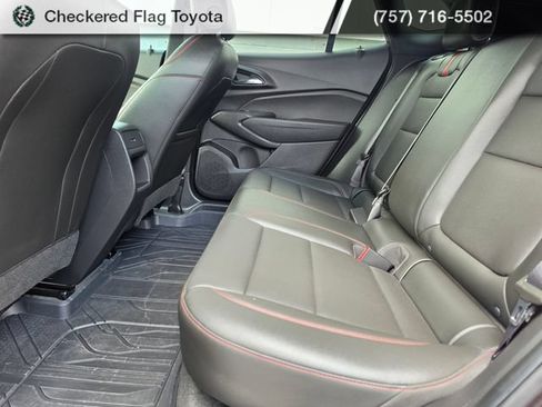 Used 2024 Chevrolet Trax RS w/ Sunroof Package FWD image 37