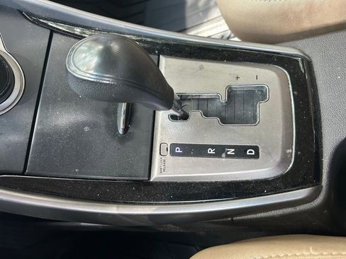 Used 2013 Hyundai Elantra GLS w/ Preferred Pkg FWD image 26
