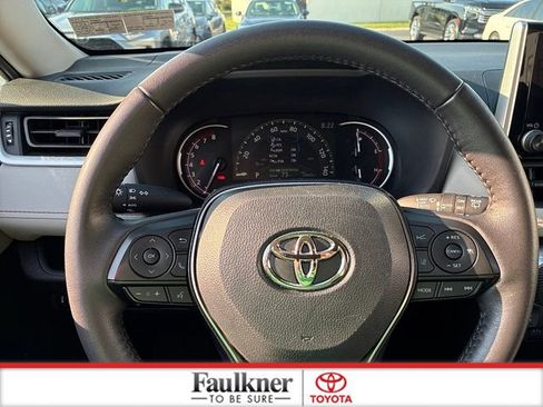 Used 2025 Toyota RAV4 XLE w/ Convenience Package AWD/4WD image 29