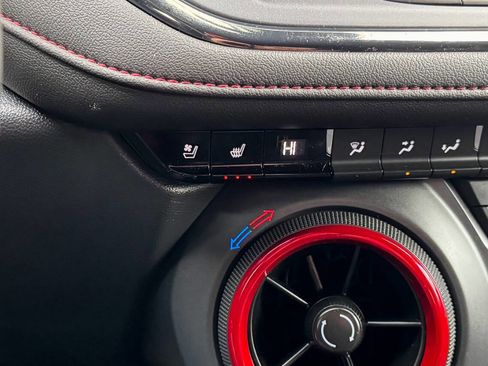 Used 2023 Chevrolet Blazer RS w/ Enhanced Convenience Package image 34