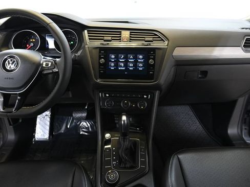 Used 2021 Volkswagen Tiguan SE AWD/4WD image 2