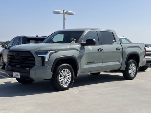 Used 2025 Toyota Tundra SR5 AWD/4WD image 6