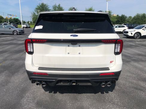 New 2025 Ford Explorer ST image 4
