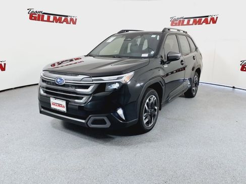 Used 2025 Subaru Forester Limited image 3