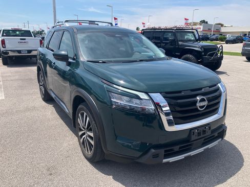 Used 2024 Nissan Pathfinder Platinum w/ Cargo Package AWD/4WD image 1