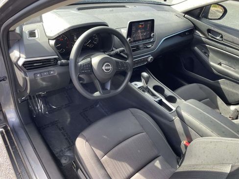 Used 2025 Nissan Altima 2.5 S image 14