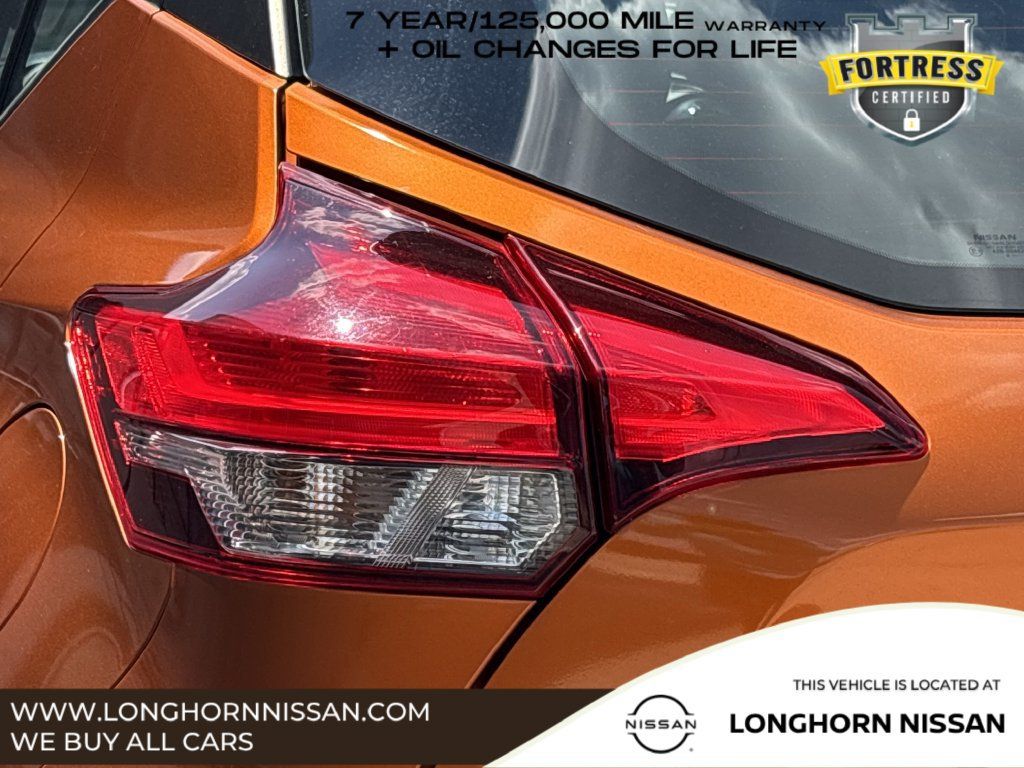 Used 2020 Nissan Kicks SR w/ SR Premium Package FWD image 6