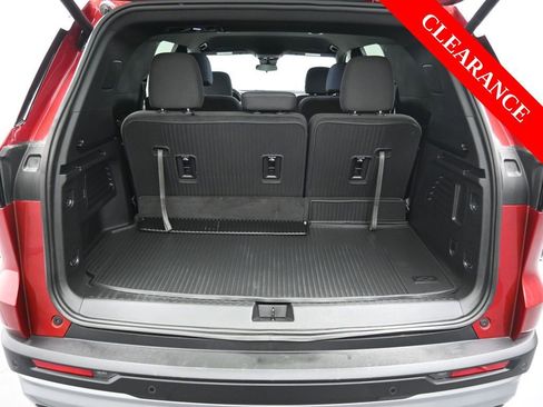 Used 2025 Chevrolet Traverse LT w/ Driver Confidence Package image 16