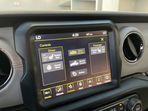 Used 2023 Jeep Gladiator Overland AWD/4WD image 24