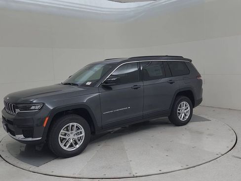 New 2025 Jeep Grand Cherokee L Laredo image 7