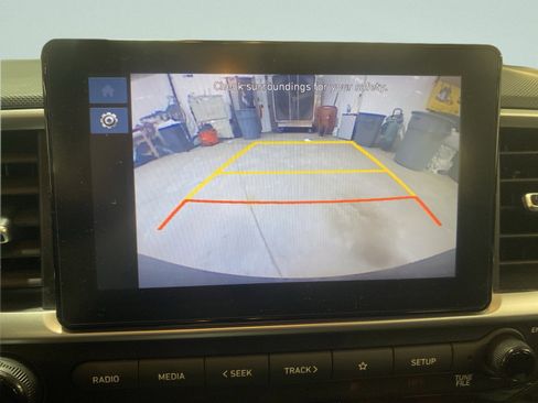 Used 2023 Hyundai Venue SEL image 23