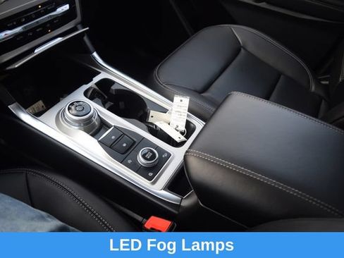 Used 2023 Ford Explorer XLT w/ Equipment Group 202A AWD/4WD image 13