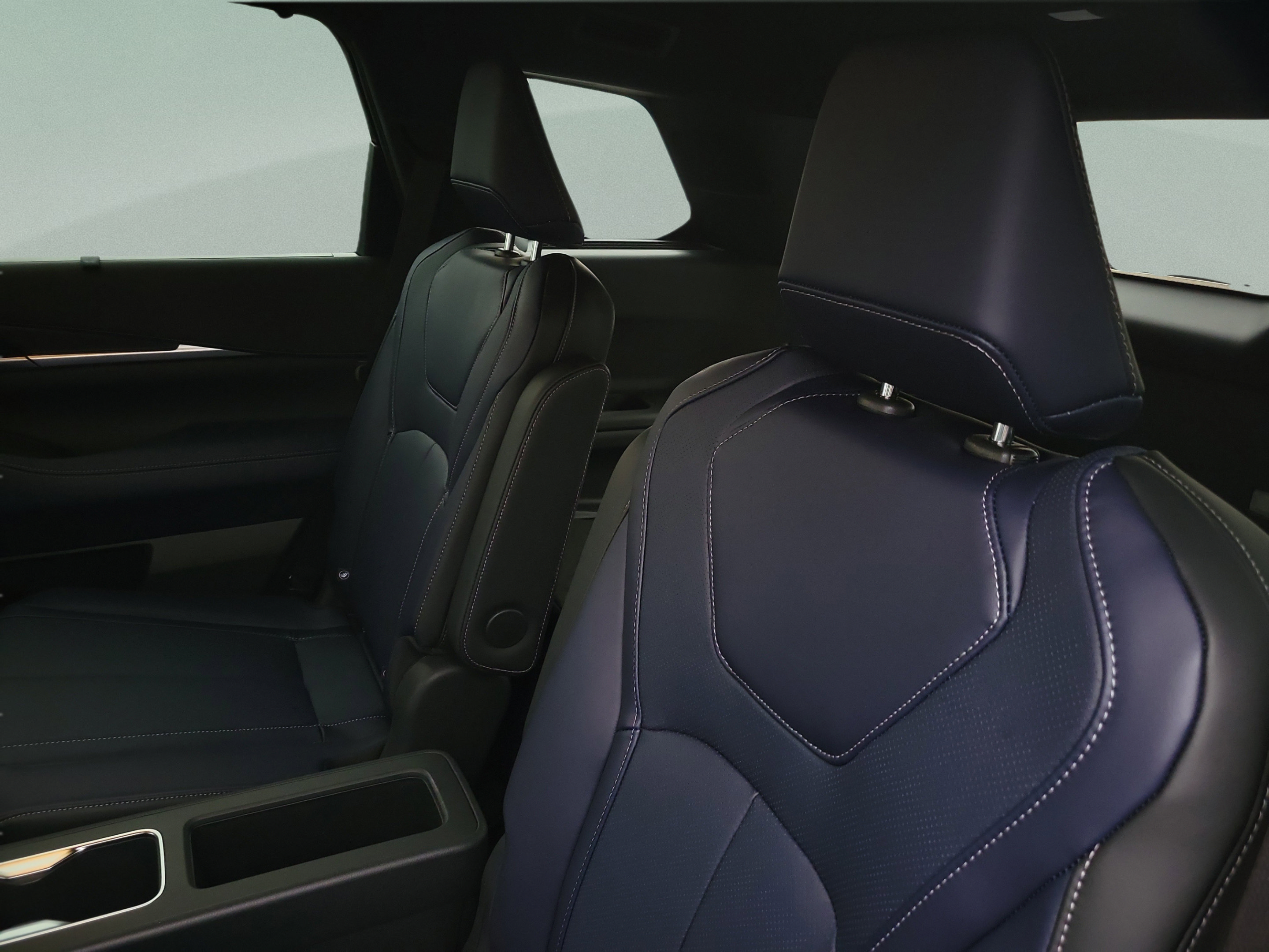 New 2026 INFINITI QX60 Sport w/ Dark Cargo Package AWD/4WD image 22