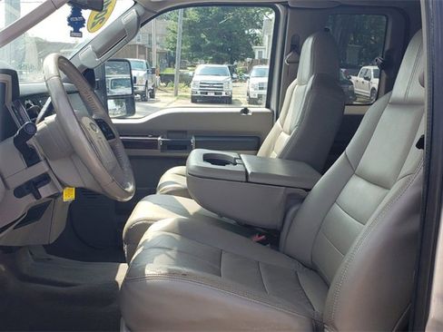 Used 2010 Ford F350 Lariat image 7