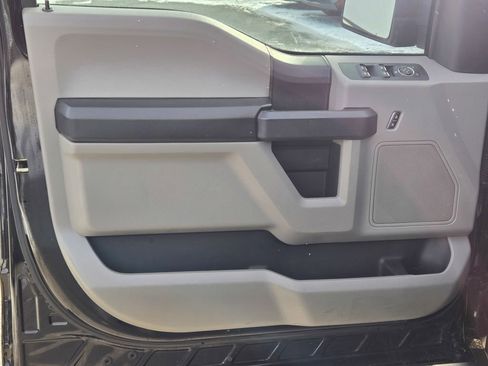 Used 2017 Ford F150 XL w/ Equipment Group 101A Mid image 27