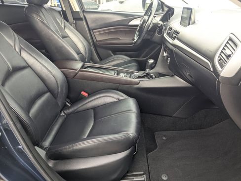 Used 2018 MAZDA MAZDA3 Touring image 28