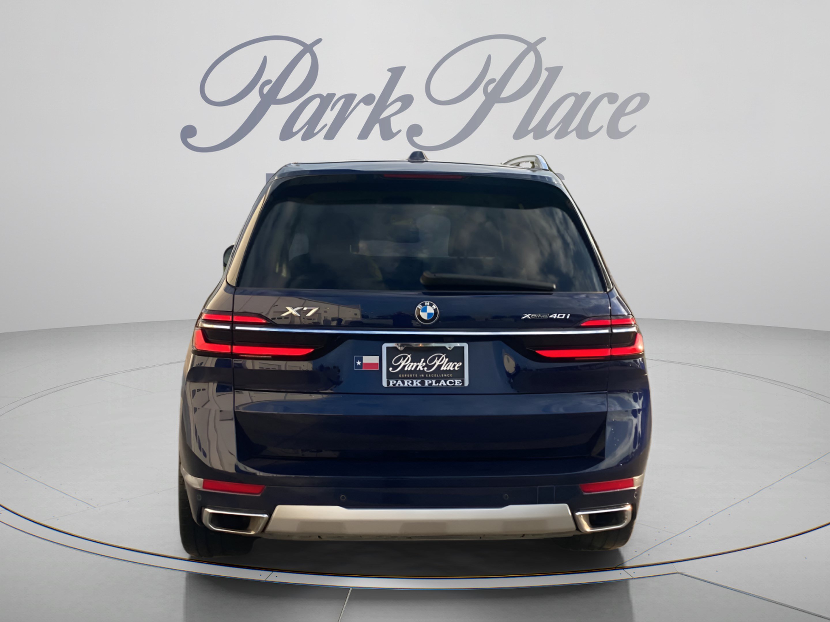 Used 2024 BMW X7 xDrive40i w/ Premium Package AWD/4WD image 4
