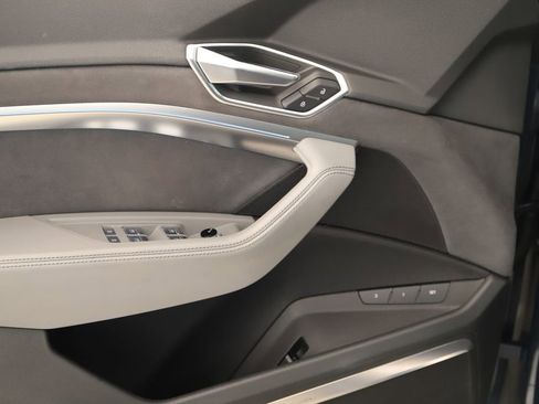 Used 2023 Audi e-tron S Prestige w/ Prestige Package image 23