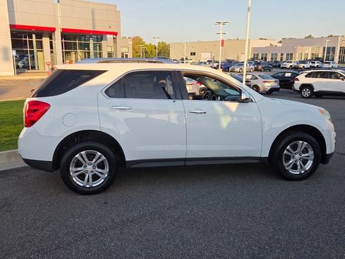 Used 2011 Chevrolet Equinox LTZ FWD image 13