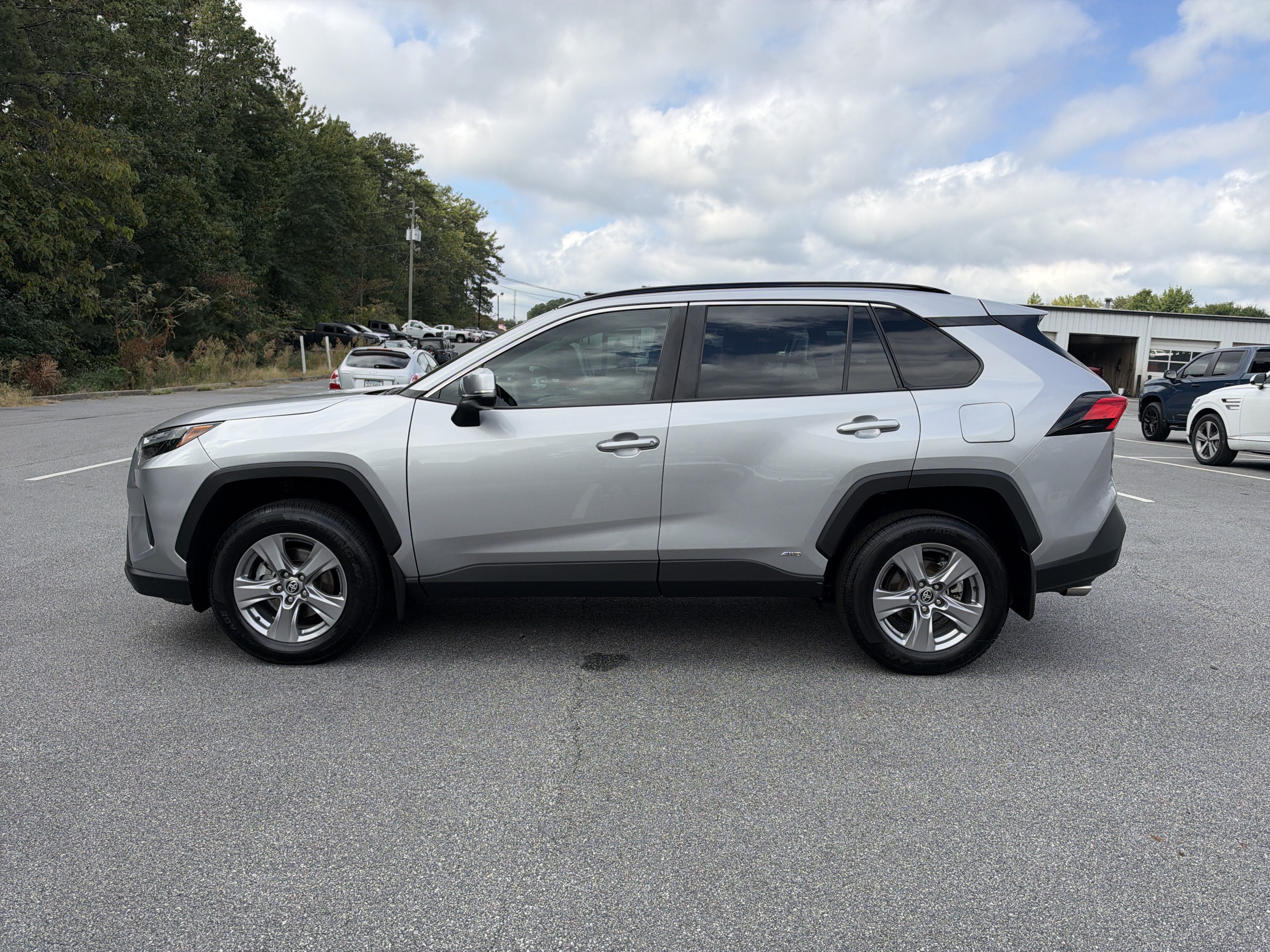 Used 2024 Toyota RAV4 XLE w/ Convenience Package AWD/4WD image 4