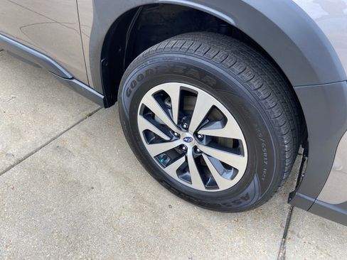 Used 2024 Subaru Outback Premium image 32