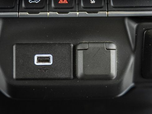 Used 2019 Chevrolet Silverado 1500 Custom w/ Custom Value Package image 21