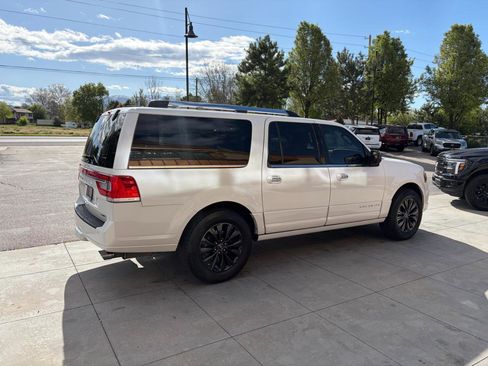 Used 2016 Lincoln Navigator L Select AWD/4WD image 30
